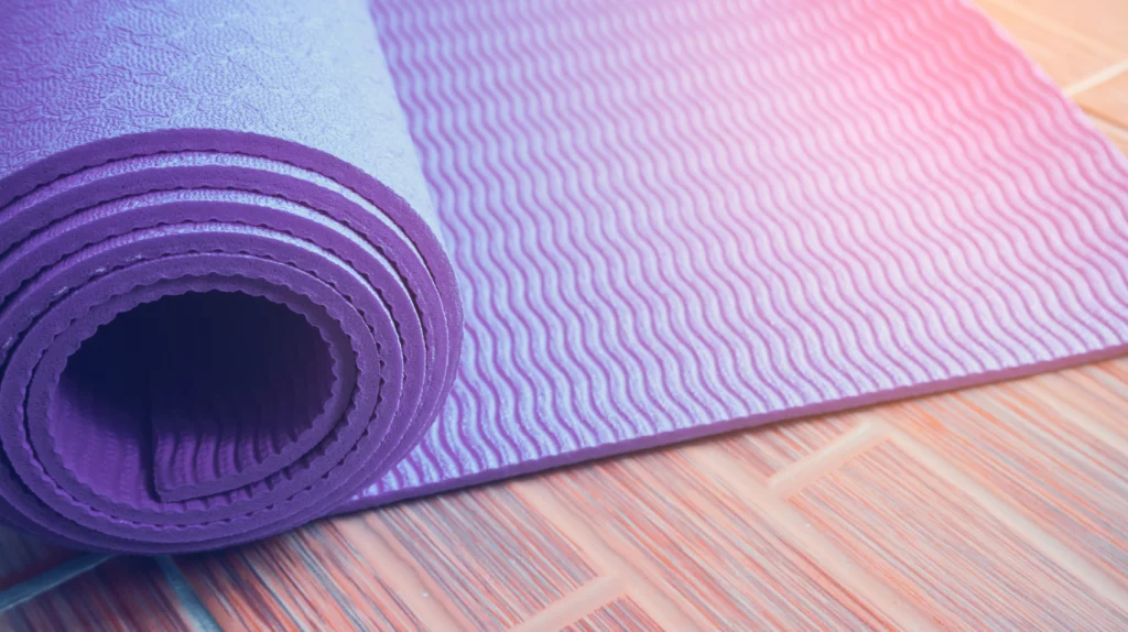 which side of the yoga mat faces up